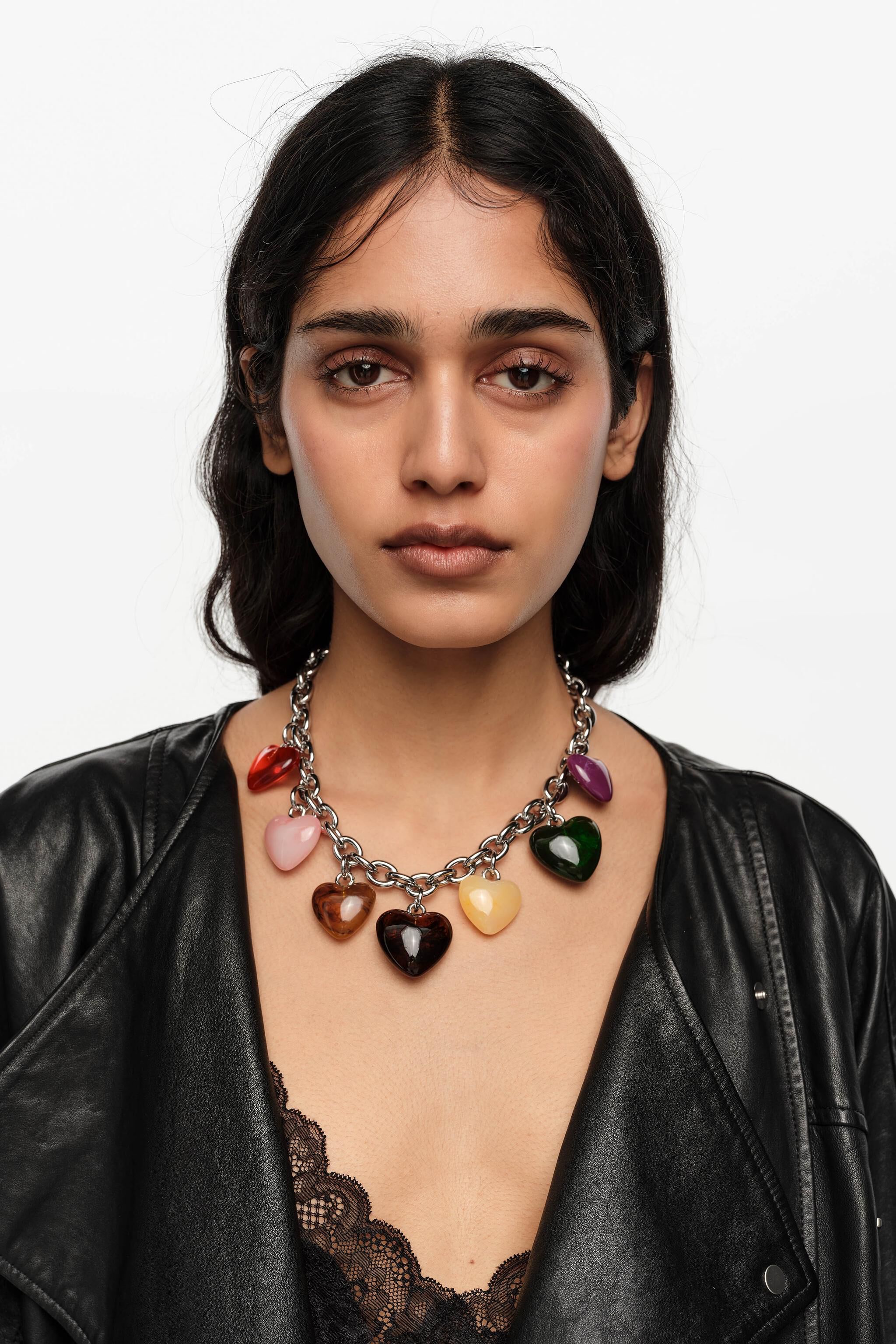 Multicolor resin hearts necklace