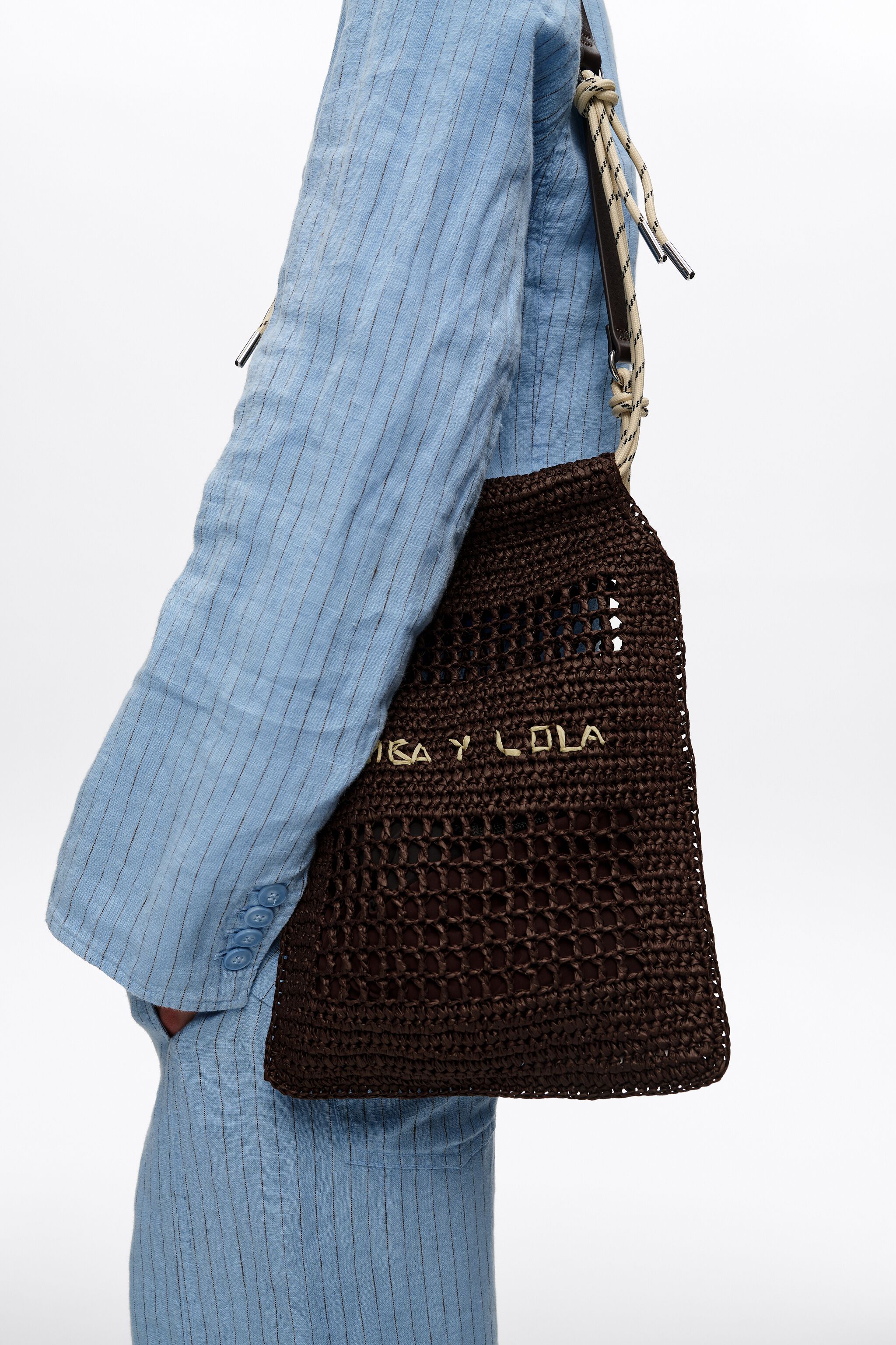 Small chocolate paper shoulder bag
