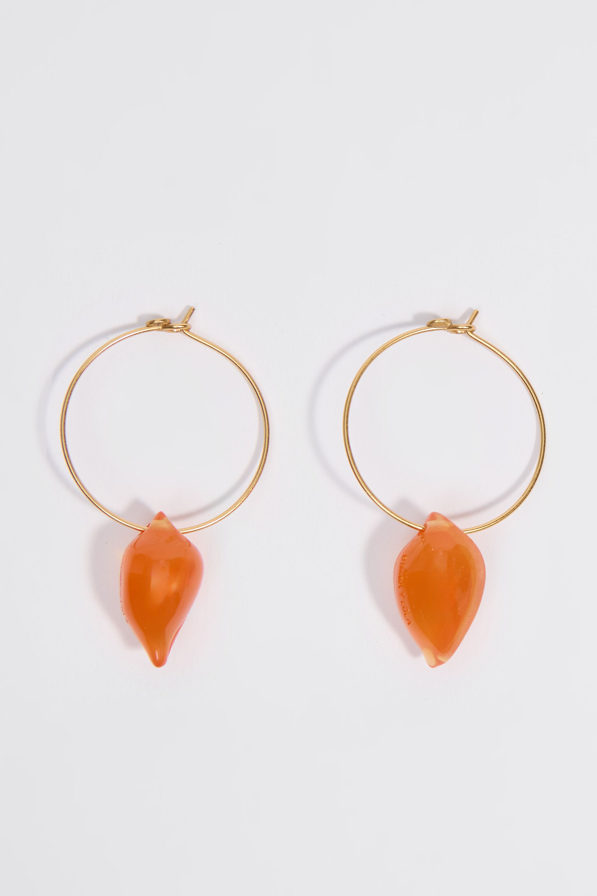 Orange resin seashell hoop earrings
