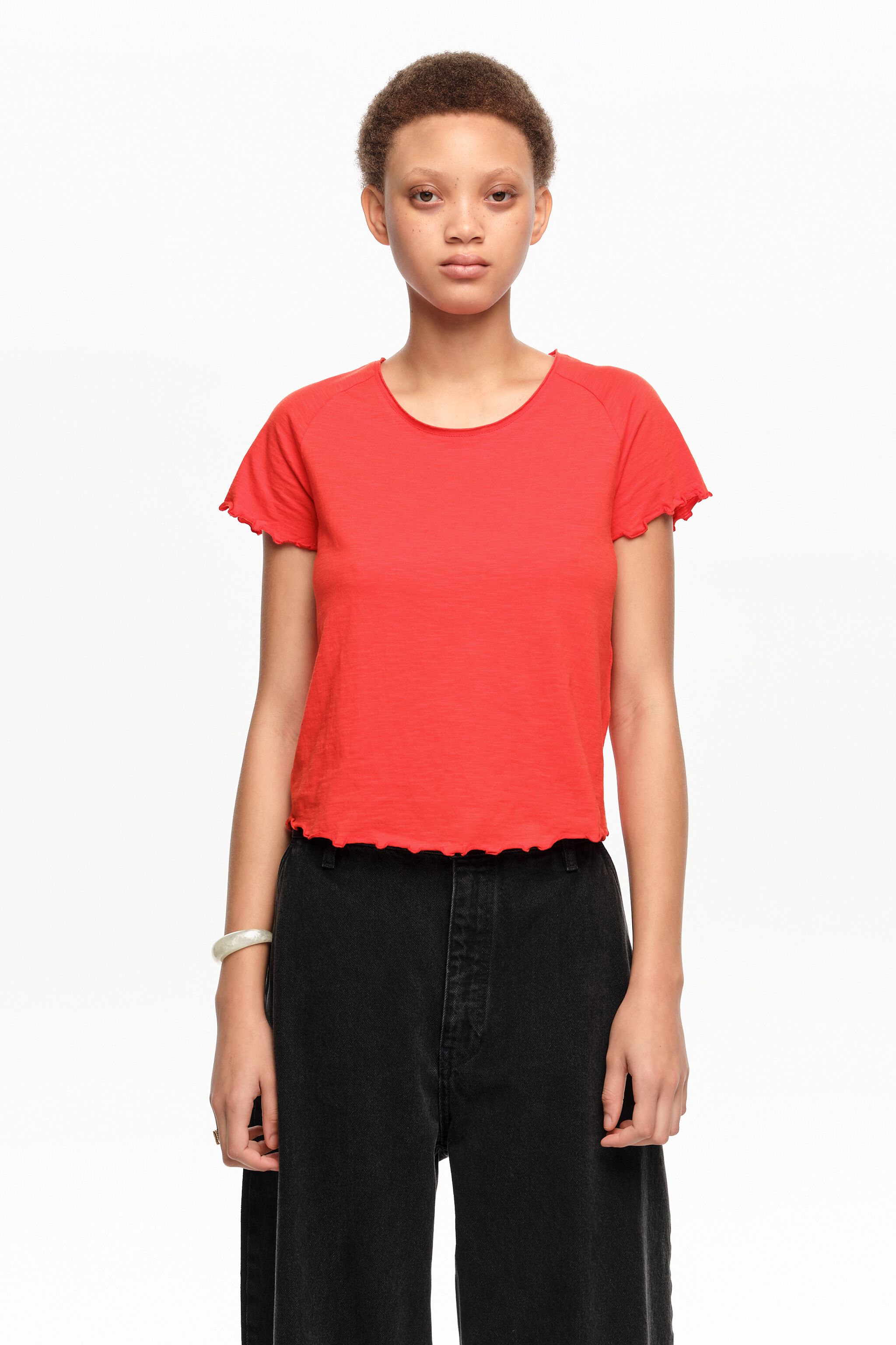 Red fitted raglan T-shirt