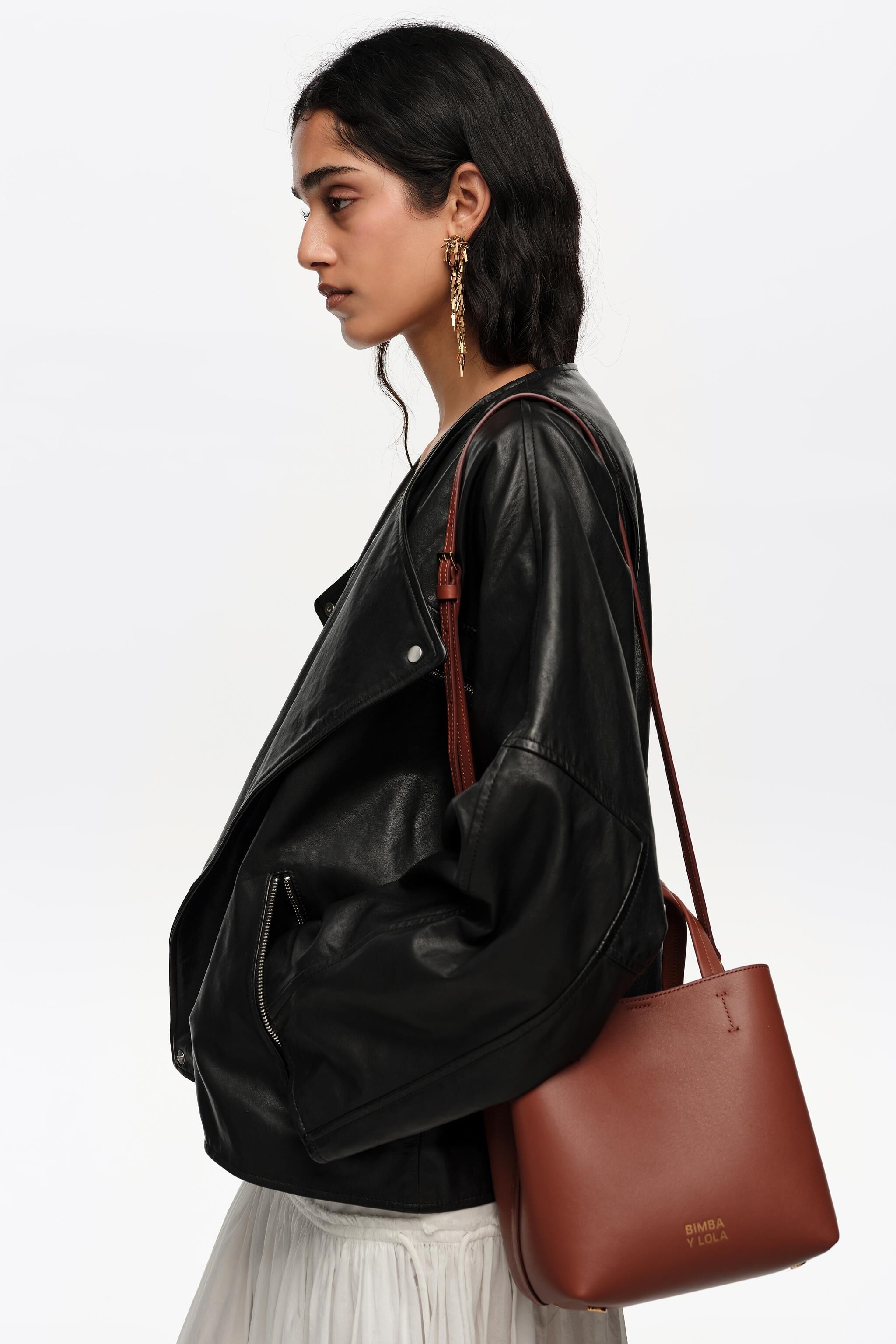 Small walnut leather Chihuahua bag