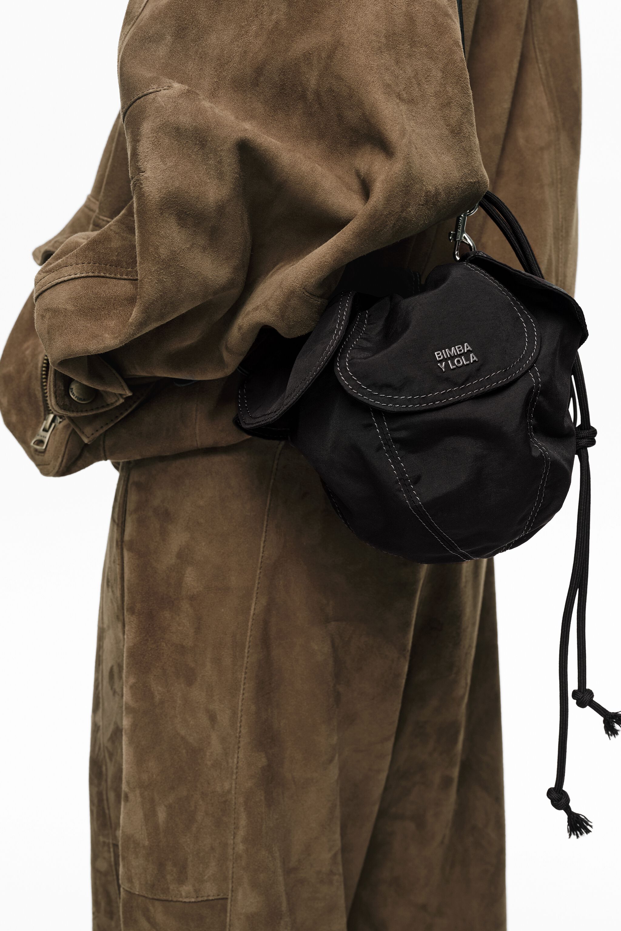 Black woven Pétalo bag