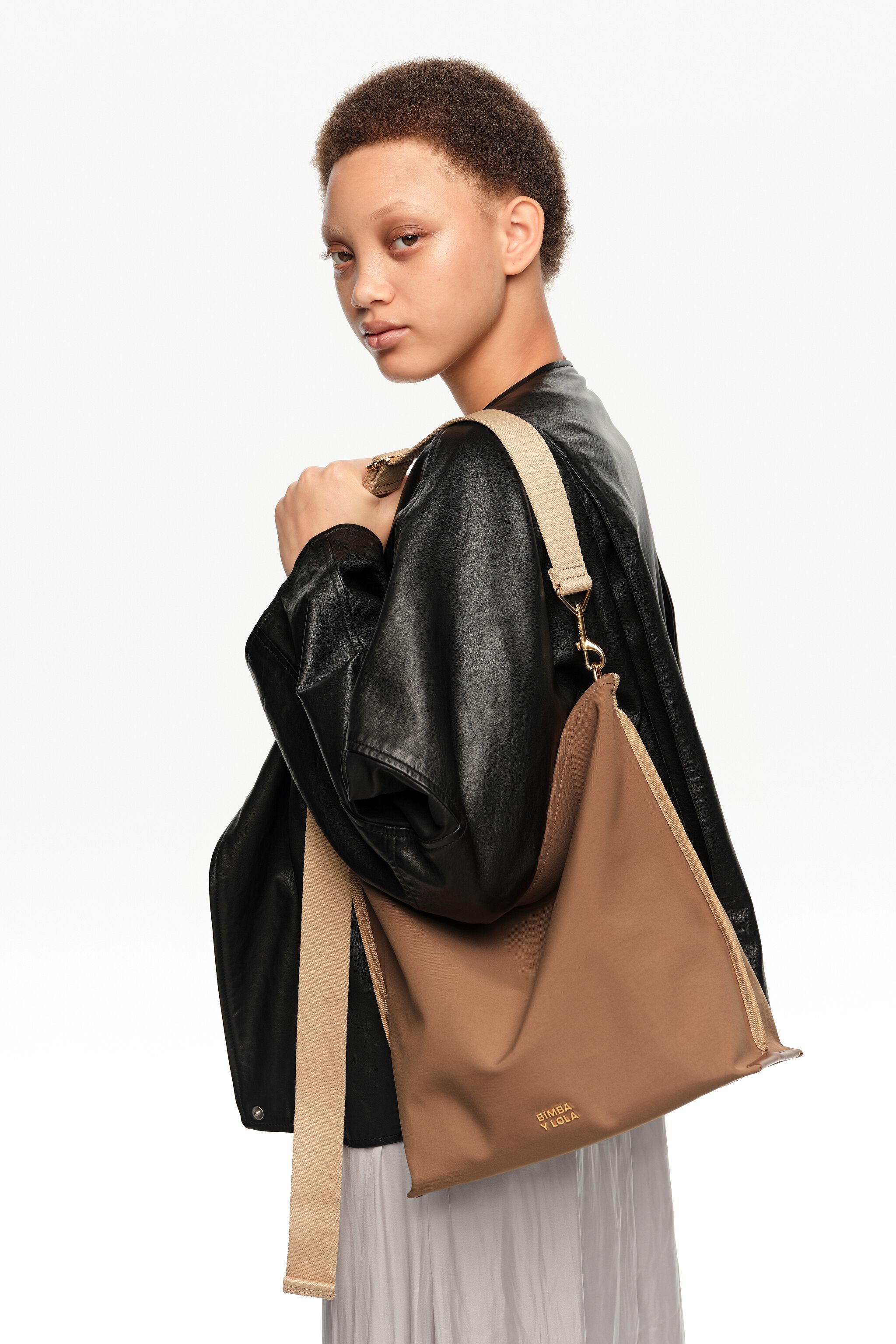 Medium cinnamon gabardine Carlino bag