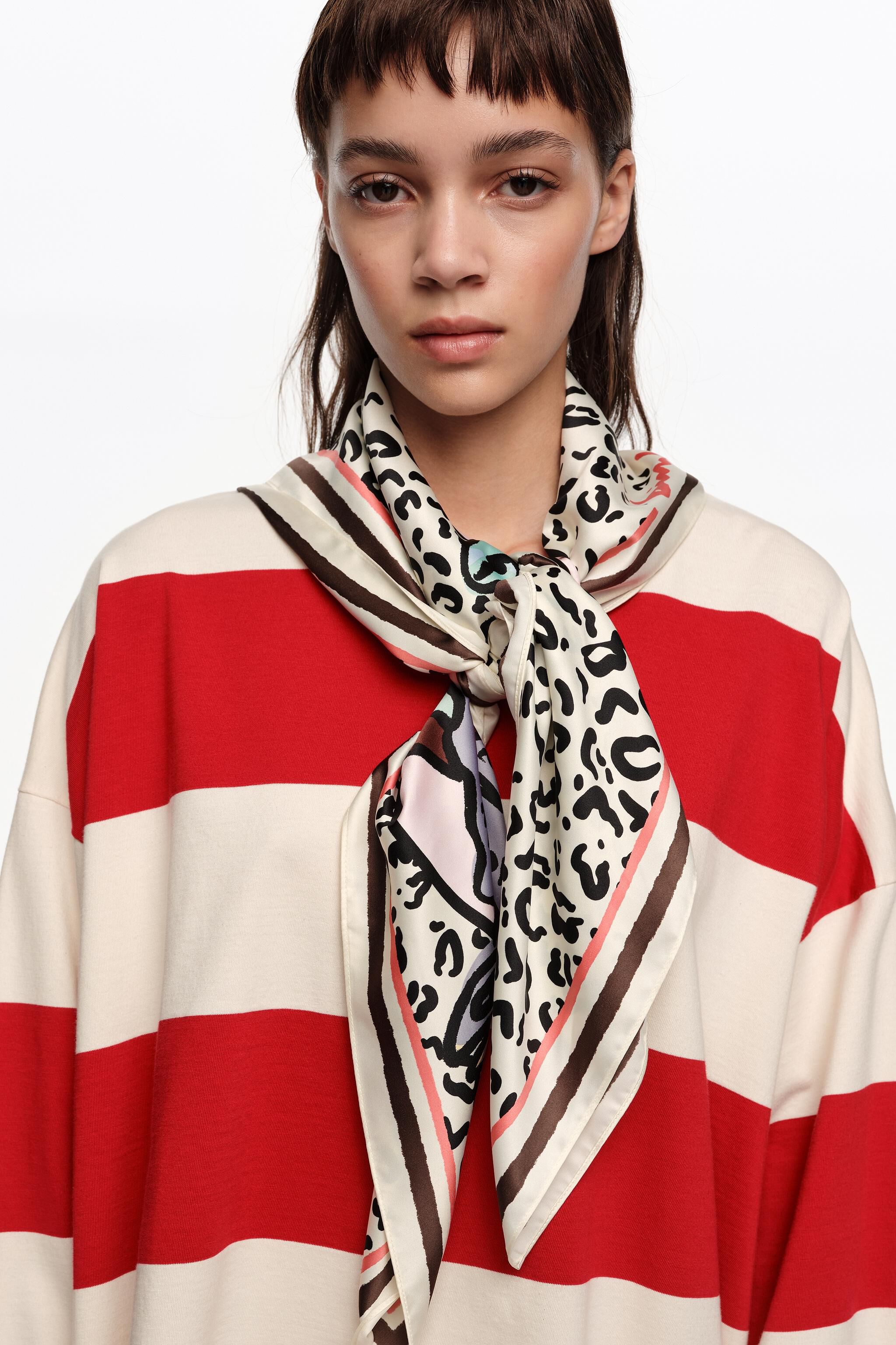 Off-white heart animals scarf