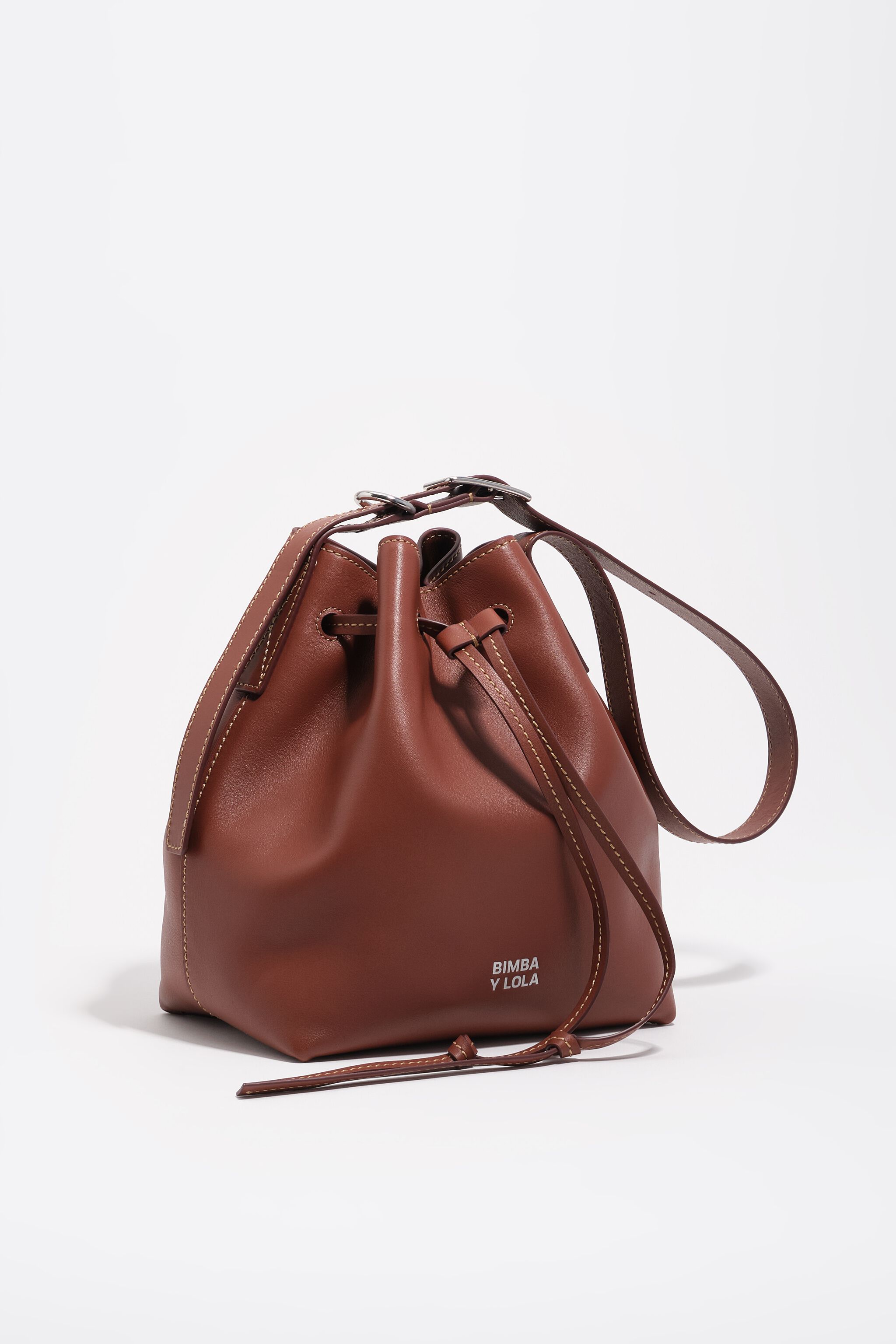 Large walnut leather Carlino bucket bag Large walnut leather Carlino bucket bag