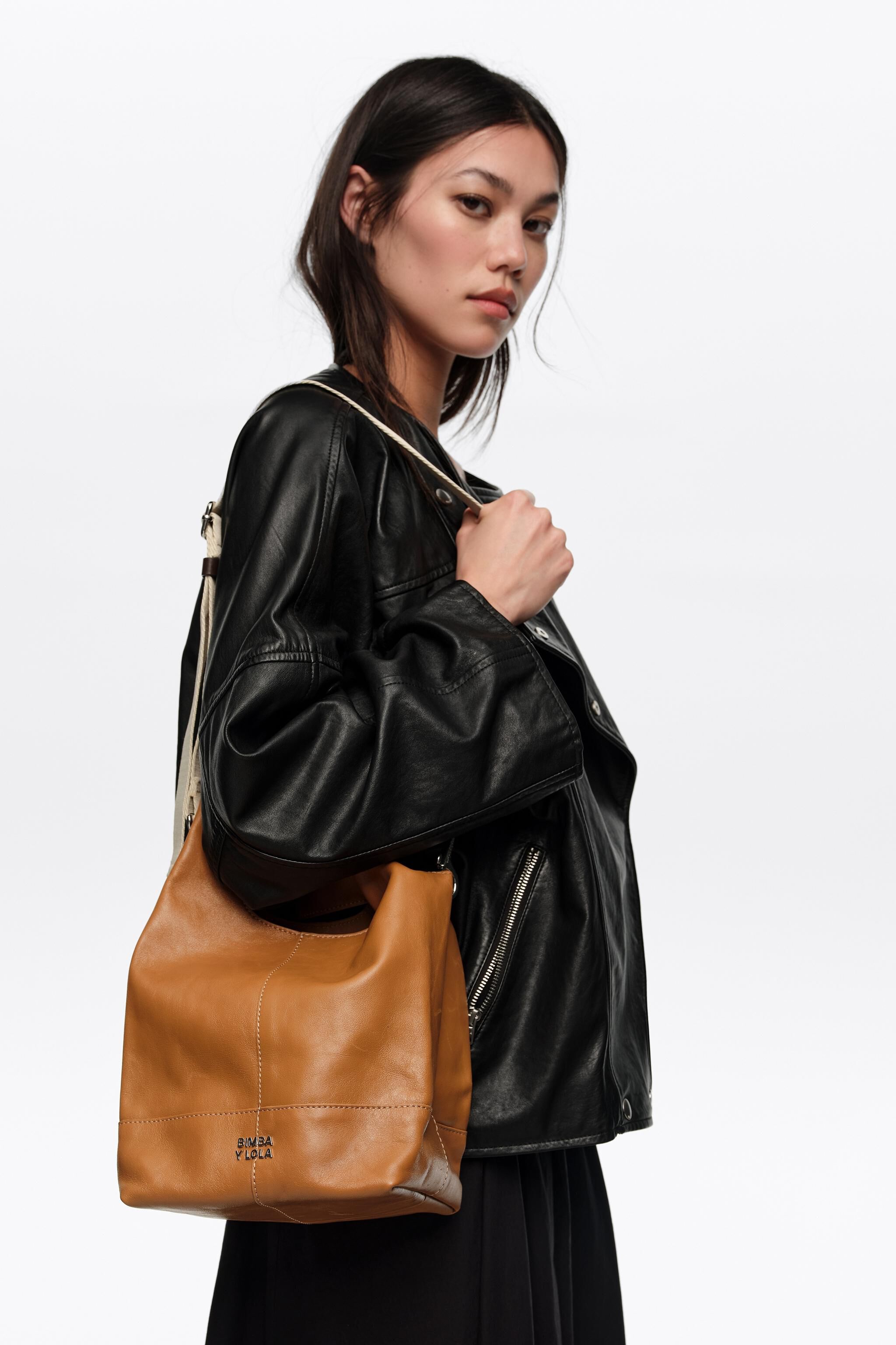 Medium toffee leather Paper bag