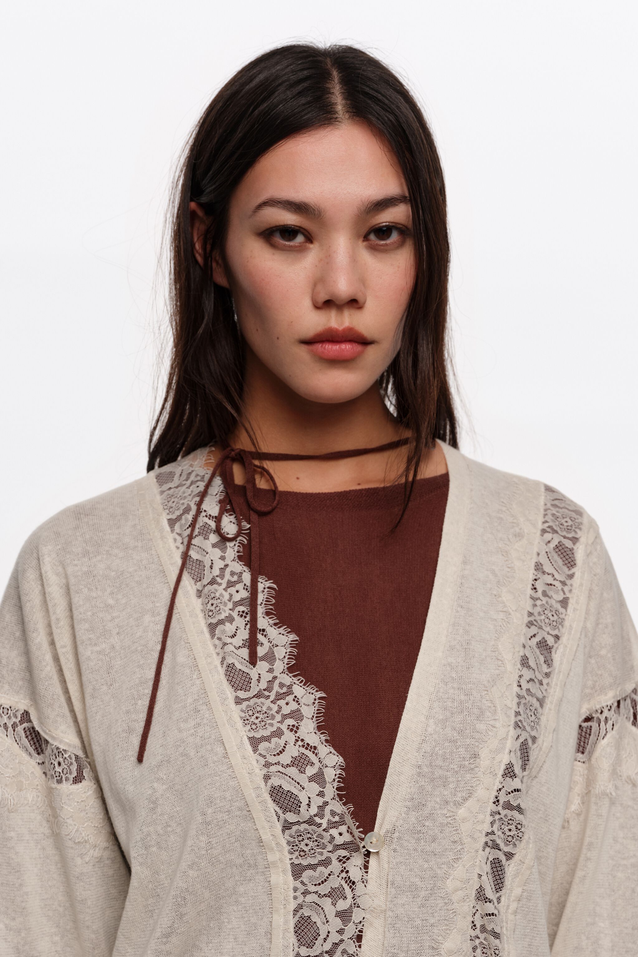 Long sand cotton and linen cardigan with lace trim